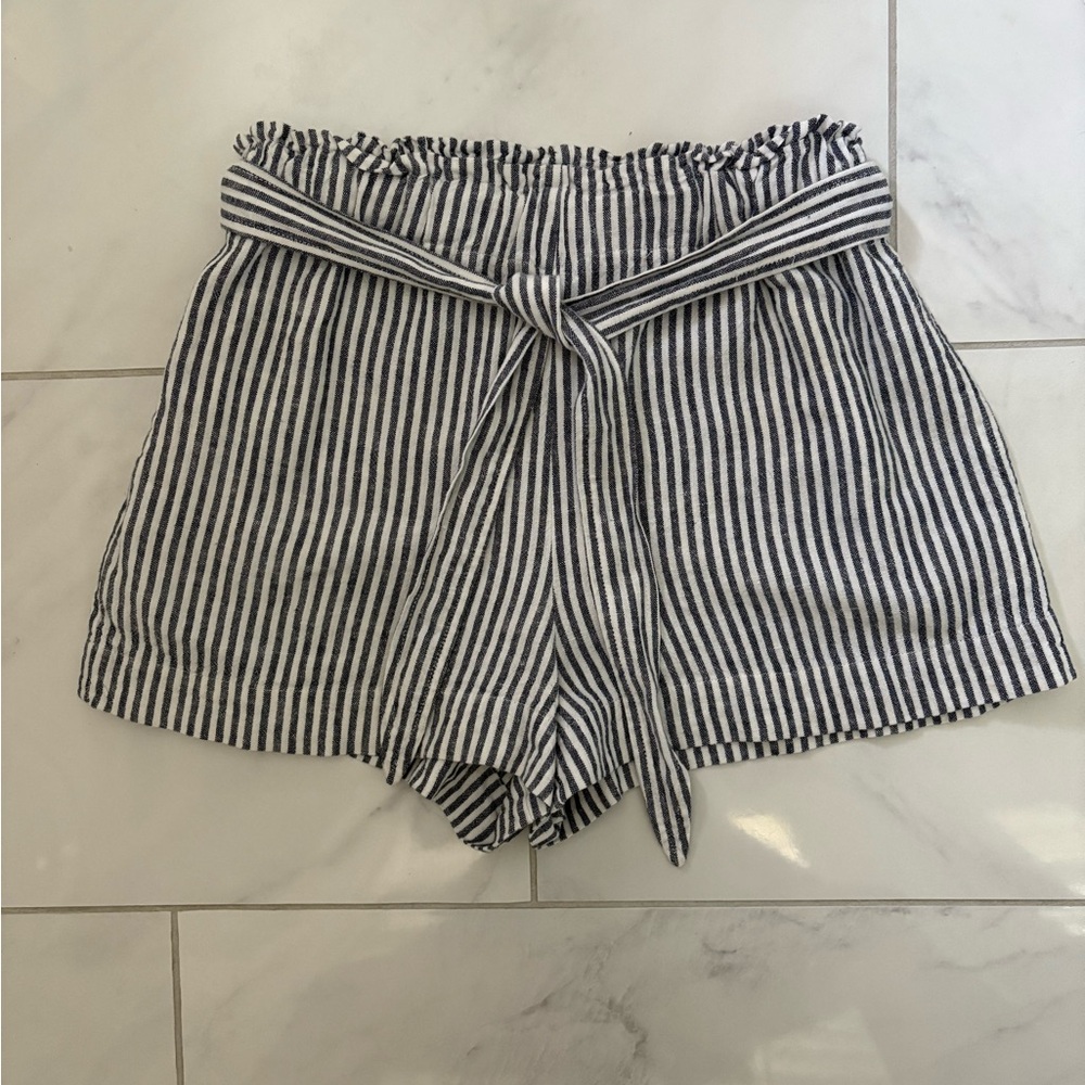 BCBGeneration Grey and White Striped Paperbag Tie Front Women's Shorts- XS